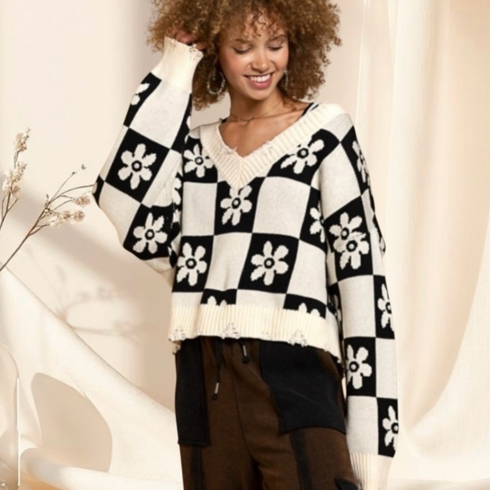 POL Daisy Pearl Knit Sweater